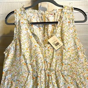 Faherty NWT, Linen floral maxi sundress, size medium, beautiful!